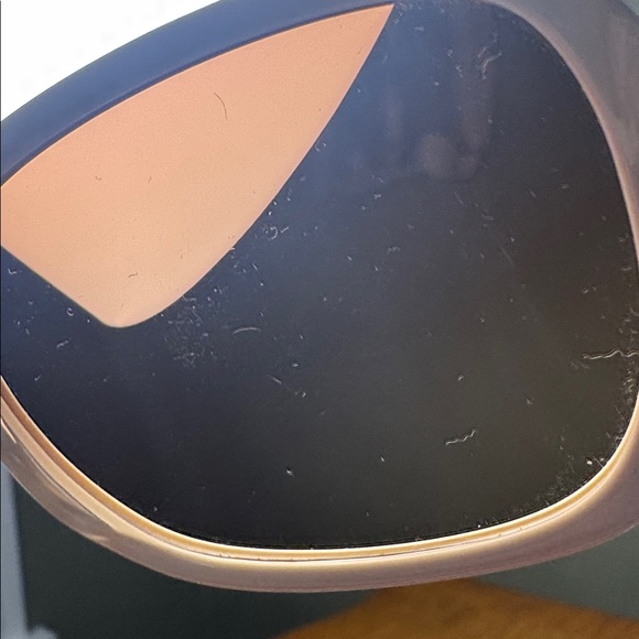 COACH KIT WHITE SUNGLASSES WITH OP ART HARD SHELL CASE - Picture 12 of 14